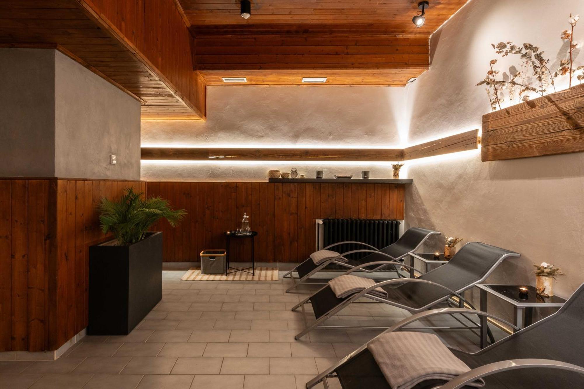 Wellness Hotel Sedy Vlk 哈拉霍夫 外观 照片